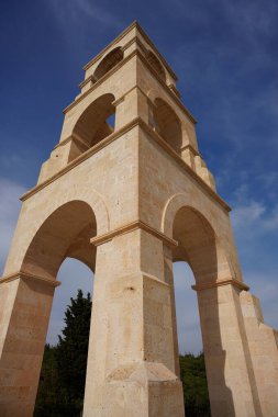 CANAKKALE, TURKIYE - 24 Nisan 2025: Gelibolu 'daki 57. Piyade Alayı Şehitleri Mezarlığı