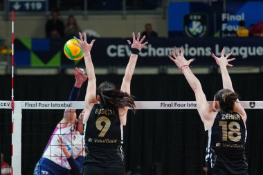 ISTANBUL, TURKIYE - Mayıs 03, 2025: Vakifbank 'ta Caterina Bosetti ve Zehra Gunes - Savino Del Bene Scandicci CEV Şampiyonlar Ligi Volley Şampiyonlar Ligi Ulker Sports Arena' da oynanan 4.