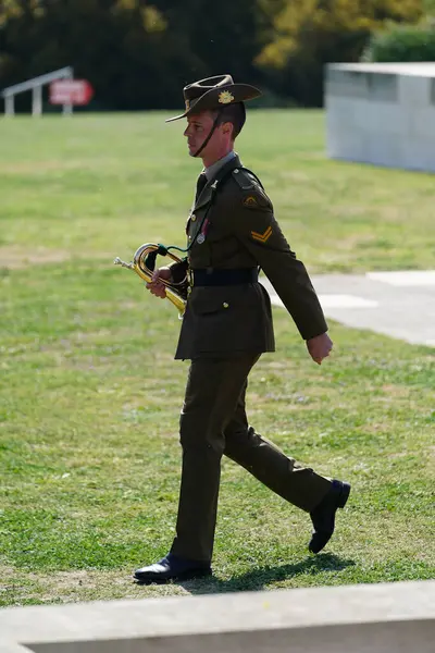 CanAKKALE, TURKIYE - 25 Nisan 2025: Anzak Günü ve Gelibolu Kara Savaşları 'nın 110. yıldönümü Gelibolu Yarımadası' ndaki Yalnız Çam Anıtı Anıtı 'nda kutlandı.