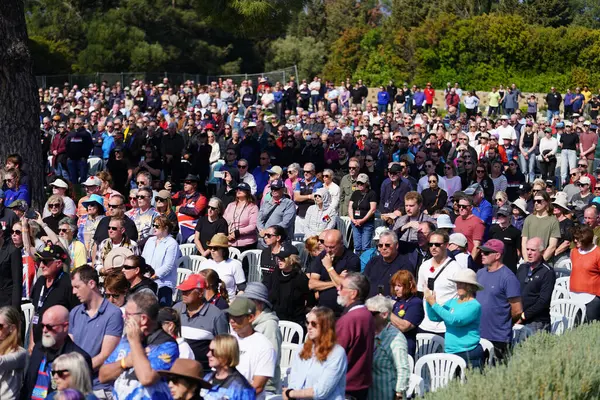CanAKKALE, TURKIYE - 25 Nisan 2025: Anzak Günü ve Gelibolu Kara Savaşları 'nın 110. yıldönümü Gelibolu Yarımadası' ndaki Yalnız Çam Anıtı Anıtı 'nda kutlandı.