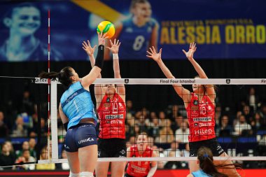 ISTANBUL, TURKIYE - Mayıs 03, 2025: Helena Cazaute Vero Volley Milano - Imoco Volley Conegliano CEV Şampiyonlar Ligi Volley Şampiyonlar Ligi Şampiyonlar Ligi Ulker Sports Arena 'da oynanan 4.