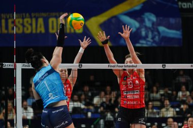ISTANBUL, TURKIYE - Mayıs 03, 2025: Helena Cazaute Vero Volley Milano - Imoco Volley Conegliano CEV Şampiyonlar Ligi Volley Şampiyonlar Ligi Şampiyonlar Ligi Ulker Sports Arena 'da oynanan 4.
