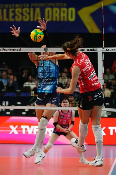 ISTANBUL, TURKIYE - Mayıs 03, 2025: Cristina Chirichella, Vero Volley Milano, Imoco Volley Conegliano 'ya karşı Şampiyonlar Ligi Volley Şampiyonlar Ligi 4.