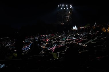 CANAKKALE, TURKIYE - 25 Nisan 2025: Anzak Günü şafak töreni ve Gelibolu Kara Savaşları 'nın 110. yıldönümü Gelibolu Yarımadası' ndaki Anzak Koyu 'nda kutlandı.