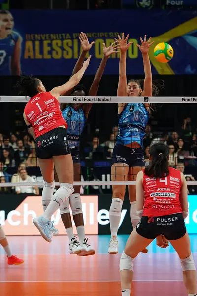 ISTANBUL, TURKIYE - MAYIS 03, 2025: Gabi Gabriela Guimaraes Vero Volley Milano - Imoco Volley Conegliano CEV Şampiyonlar Ligi Volley Şampiyonlar Ligi 4.