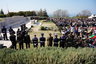 CanAKKALE, TURKIYE - 25 Nisan 2025: Anzak Günü ve Gelibolu Kara Savaşları 'nın 110. yıldönümü Gelibolu Yarımadası' ndaki Yalnız Çam Anıtı Anıtı 'nda kutlandı.