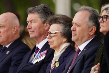 CanAKKALE, TURKIYE - 24 Nisan 2025: Prenses Royal Anne ve Sör Timothy Laurence Gelibolu Kara Savaşları 'nın 110. yıldönümüne katıldılar.