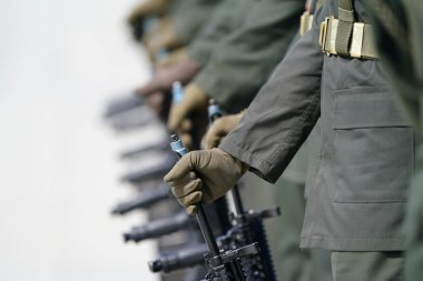CANAKKALE, TURKIYE - 24 Nisan 2025: Gelibolu Kara Savaşları 'nın 110. yıldönümünde Türk askerleri Gelibolu Yarımadası' ndaki Şehitler Anıtı 'nda anıldı