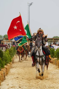 ISTANBUL, TURKIYE - 25 Mayıs 2025: Etnospor Kültür Festivali 'nde binicilik gösterisi