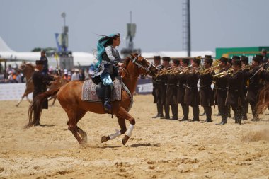ISTANBUL, TURKIYE - 24 Mayıs 2025: Etnospor Kültür Festivali sırasında Azerbaycan Ateş Ülkesi