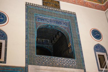 Bursa, TURKIYE - Haziran 05, 2025: Bursa 'nın doğu yakasındaki Yesil Camii. Cami inşaatı 1412 yılında tamamlandı.