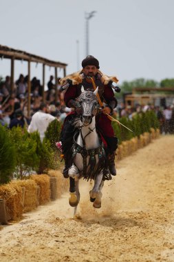 İSTANBUL, TURKIYE - 24 Mayıs 2025: Etnospor Kültür Festivali 'nde Binicilik Şovu