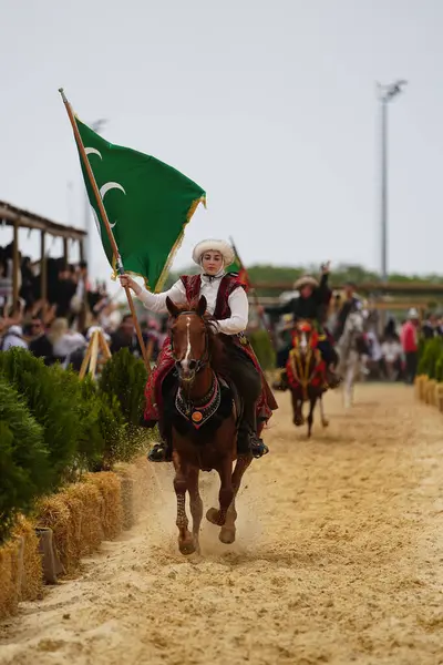 İSTANBUL, TURKIYE - 24 Mayıs 2025: Etnospor Kültür Festivali 'nde Binicilik Şovu
