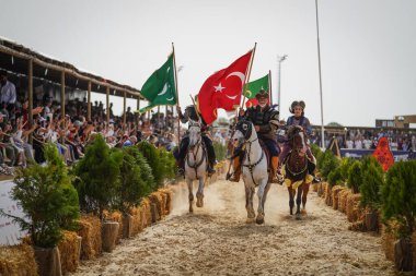 İSTANBUL, TURKIYE - 24 Mayıs 2025: Etnospor Kültür Festivali 'nde Binicilik Şovu