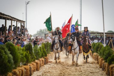 İSTANBUL, TURKIYE - 24 Mayıs 2025: Etnospor Kültür Festivali 'nde Binicilik Şovu