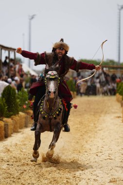 İSTANBUL, TURKIYE - 24 Mayıs 2025: Etnospor Kültür Festivali 'nde Binicilik Şovu