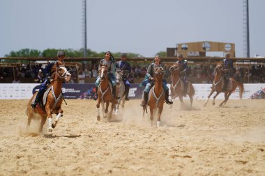 ISTANBUL, TURKIYE - 24 Mayıs 2025: Etnospor Kültür Festivali sırasında Azerbaycan Ateş Ülkesi