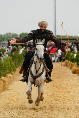ISTANBUL, TURKIYE - 25 Mayıs 2025: Etnospor Kültür Festivali 'nde binicilik gösterisi