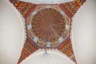 Bursa, TURKIYE - Haziran 05, 2025: Bursa 'nın doğu yakasındaki Yesil Camii. Cami inşaatı 1412 yılında tamamlandı.