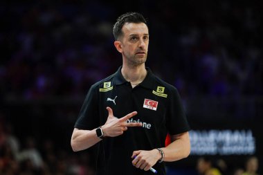 ISTANBUL, TURKIYE - 22 Haziran 2025: Türkiye teknik direktörü Daniele Santarelli, Brezilya VNL Havuz Maçı Sinan Erdem Dome 'da