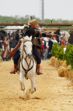 ISTANBUL, TURKIYE - 25 Mayıs 2025: Etnospor Kültür Festivali 'nde binicilik gösterisi