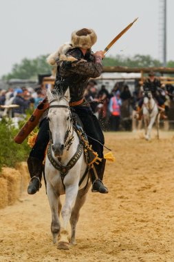 ISTANBUL, TURKIYE - 25 Mayıs 2025: Etnospor Kültür Festivali 'nde binicilik gösterisi