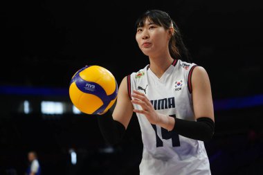 ISTANBUL, TURKIYE - 18 Haziran 2025: Güney Kore 'de Yun-Ju Jeong, Sinan Erdem Kubbesi' nde Kanada VNL Havuz Maçı