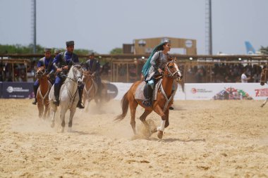 ISTANBUL, TURKIYE - 24 Mayıs 2025: Etnospor Kültür Festivali sırasında Azerbaycan Ateş Ülkesi