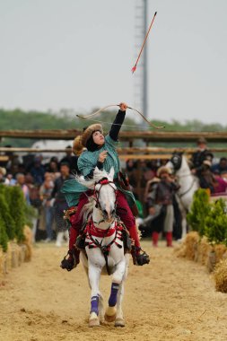 ISTANBUL, TURKIYE - 25 Mayıs 2025: Etnospor Kültür Festivali 'nde binicilik gösterisi