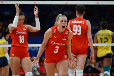 ISTANBUL, TURKIYE - 22 Haziran 2025: Türkiye 'de Cansu Özbay, Sinan Erdem Kubbesi' nde Brezilya VNL Havuz Maçı