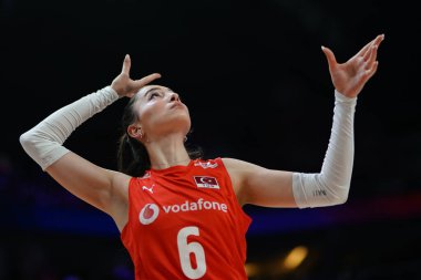 ISTANBUL, TURKIYE - 22 Haziran 2025: Türkiye 'de Saliha Şahin, Sinan Erdem Kubbesi' nde Brezilya VNL Havuz Maçı