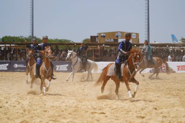 ISTANBUL, TURKIYE - 24 Mayıs 2025: Etnospor Kültür Festivali sırasında Azerbaycan Ateş Ülkesi