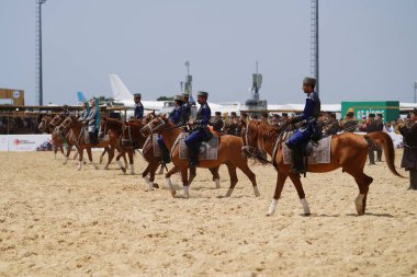 ISTANBUL, TURKIYE - 24 Mayıs 2025: Etnospor Kültür Festivali sırasında Azerbaycan Ateş Ülkesi