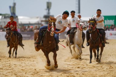ISTANBUL, TURKIYE - 24 Mayıs 2025: Etnospor Kültür Festivali sırasında Kokboru Oyunu