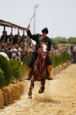 İSTANBUL, TURKIYE - 24 Mayıs 2025: Etnospor Kültür Festivali 'nde Binicilik Şovu