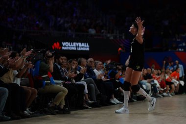 ISTANBUL, TURKIYE - 19 Haziran 2025: Kanada 'da Ebrar Karakurt - Sinan Erdem Kubbesi' nde Türkiye VNL Havuz Maçı