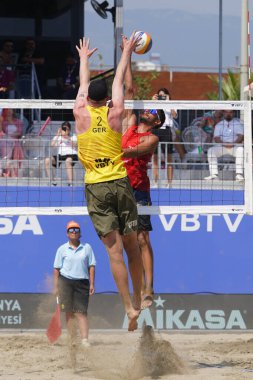 ANTALYA, TURKIYE - 12 Haziran 2025: Alanya 'daki World Beach Pro Tour Challenge sırasında tanımlanamayan sporcu