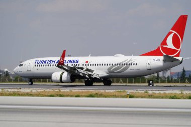 KONYA, TURKIYE - Temmuz 02, 2025: Türk Hava Yolları Boeing 737-8F2 (40991) Konya Havalimanı 'nda sergilendi