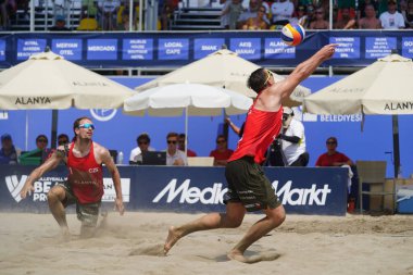 ANTALYA, TURKIYE - 15 Haziran 2025: Alanya 'da düzenlenen Dünya Sahili Pro Tour Yarışması sırasında tanımlanamayan sporcu