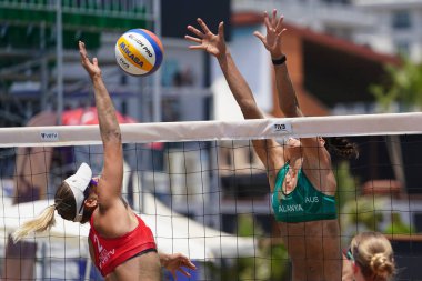 ANTALYA, TURKIYE - 13 Haziran 2025: Alanya 'daki Dünya Sahili Pro Tour Yarışması sırasında tanımlanamayan sporcu