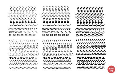 İşaretleyici çizilmiş kare kompozisyon vektörü seti. Çocuksu geometrik çizimler. El, kabile tarzı kompozisyonlar çizer. Monokrom grafik tasarım ögeleri ayarlandı