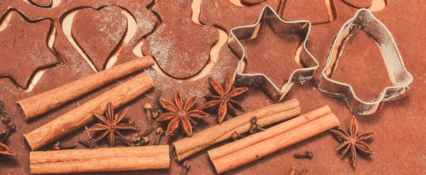 Koekjessnijders Specerijen Deeg Voor Peperkoek Feestelijke Koekjes Bakken Kerstmis — Stockfoto