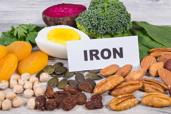 含有天然铁 矿物质和维生素的健康成份 防治贫血症的最佳食品 — 图库照片