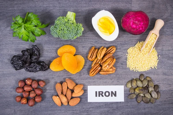 健康的营养成分 如天然铁和其他矿物质及维生素的来源 贫血期间的最佳食物 — 图库照片