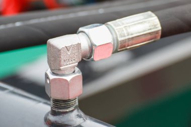 Detay ve endüstriyel hidrolik ya da pnömatik makinenin bir parçası. Hidrolik mekanizma. Makine ve teknoloji.