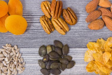 Doğal magnezyum ve diğer vitamin ve mineralleri içeren besleyici gıdalar. Sağlıklı beslenme