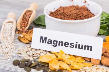 Doğal magnezyum, besleyici magnezyum, diyet lifleri ve diğer vitaminler ve mineraller içeren magnezyum.