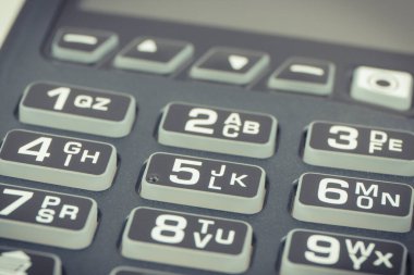 Kredi kartı okuyucu, nakit ödemelerde kullanılan bir cihaz. Ödeme terminali. Finans ve bankacılık kavramı