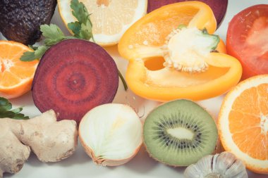 Taze meyve ve sebzeler, doğal sağlıklı vitaminler ve mineraller kaynağı olarak kullanılıyor. Covid-19 salgınlarında bağışıklığın güçlenmesi