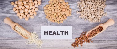 B9 vitamini ve mineraller içeren sağlıklı doğal bileşenler. Besleyici yiyecekler.